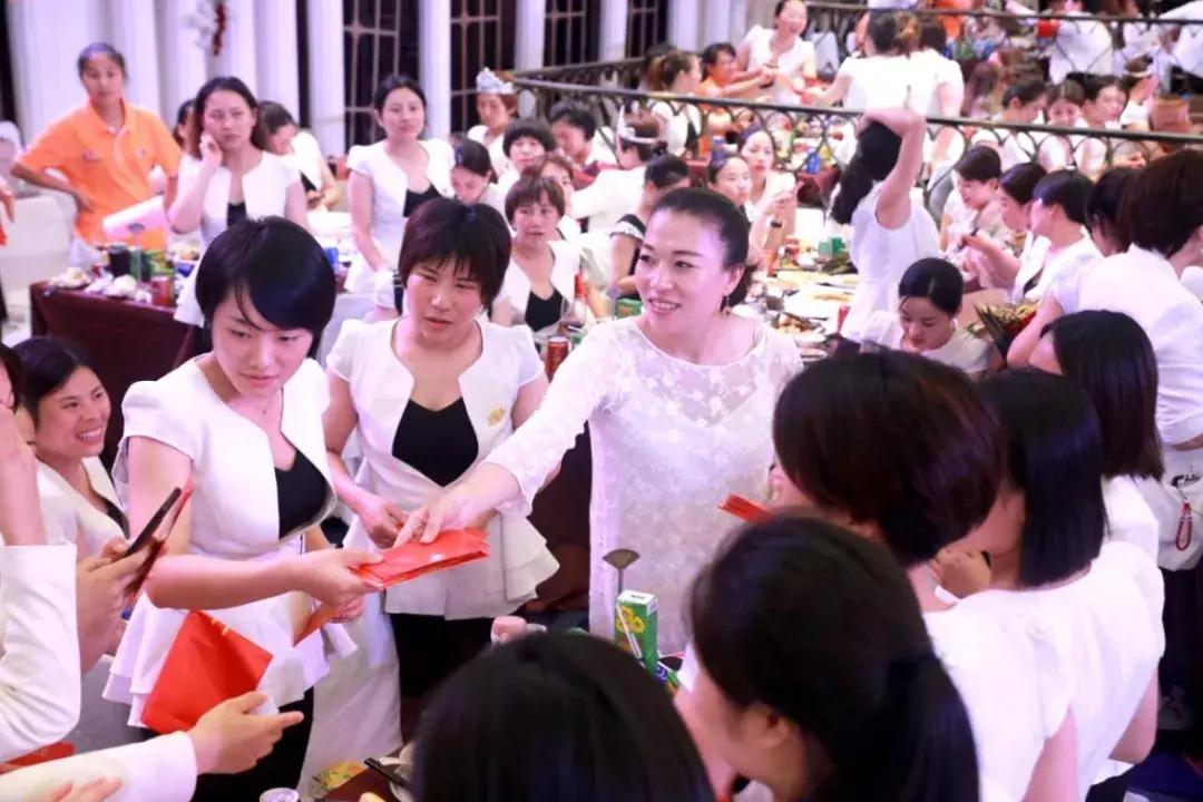 以梦为马不负韶华中考誓师大会,以梦为马不负韶华动员大会