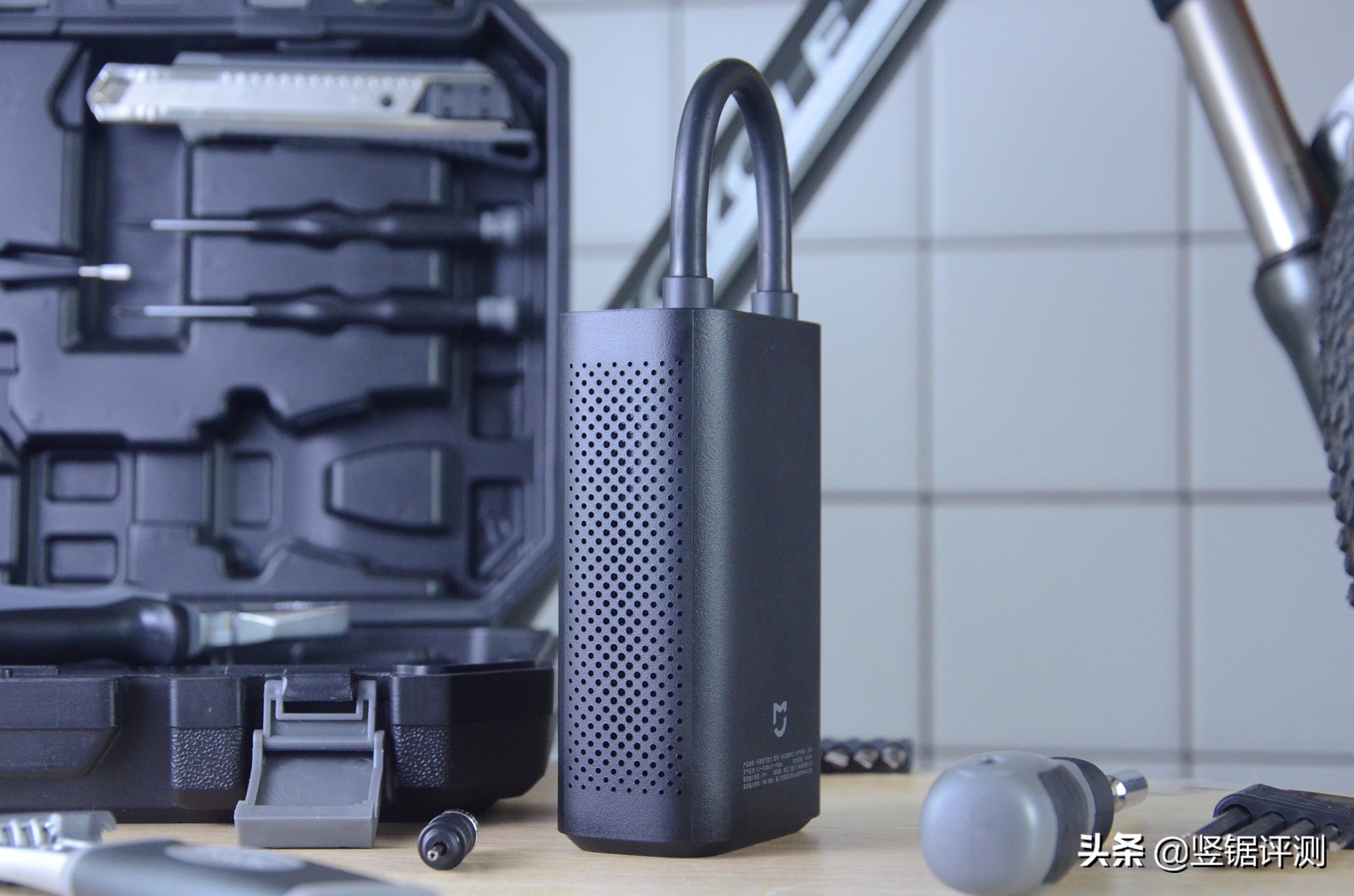 米家充气宝充汽车轮胎,米家充气宝怎么给汽车打气