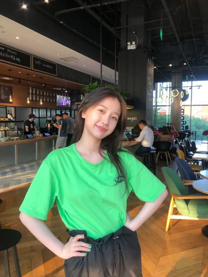 jennie甜酷风穿搭,jennie新造型lisa同款穿搭