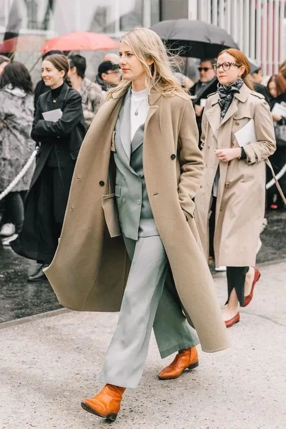 你还在买这么贵的大衣吗,买了件比较贵的大衣有些后悔