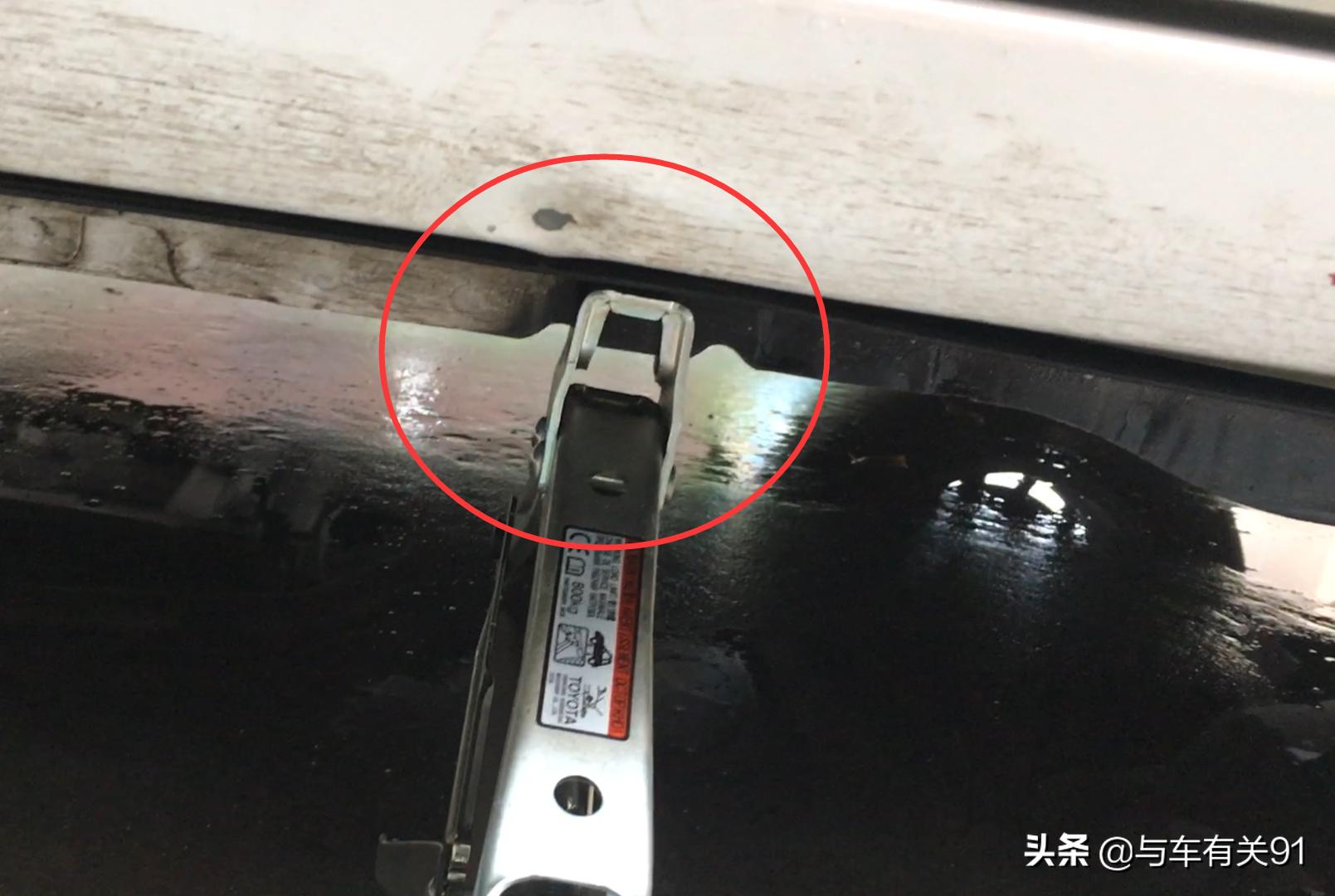 换备胎螺丝要拧多紧,新手不会换胎