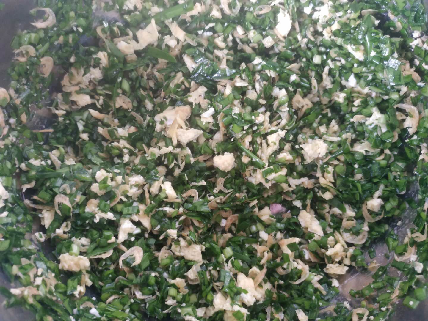 皮薄馅大韭菜粉条半发面包子,韭菜鸡蛋虾皮包子馅的最佳做法