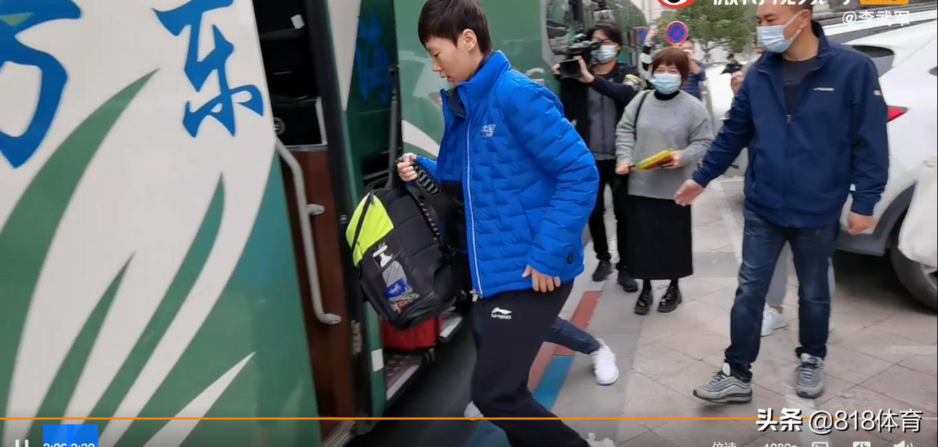 国乒队樊振东乒乓球包,国乒出征沙特樊振东