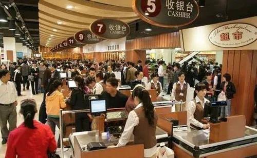 于东来欠债不敢出门的视频,商业鬼才于东来捐款5000万