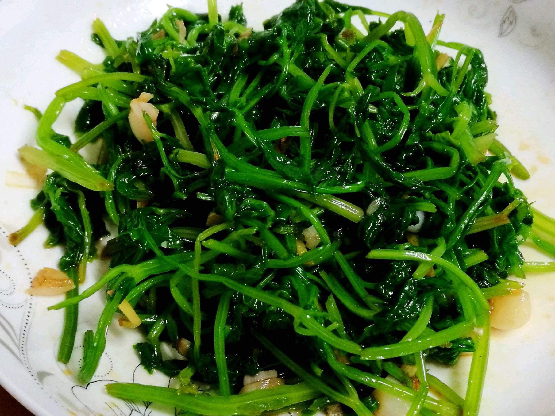 这种常被扔掉的食材营养丰富,不只降血压还能防癌,养生效果棒