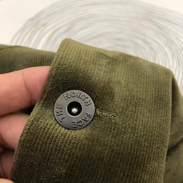 加拿大鹅羽绒服被谁收购,加拿大鹅被中国收购了吗