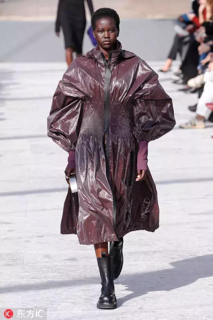 粉色打底适合什么颜色的外套,最适合女生的颜色