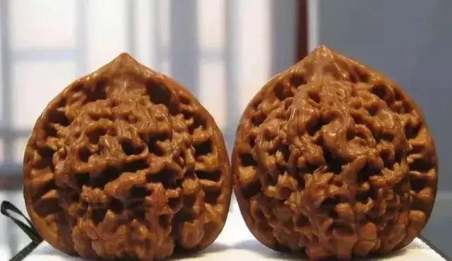 文玩核桃尖裂了怎么修,文玩核桃尖头怎么处理