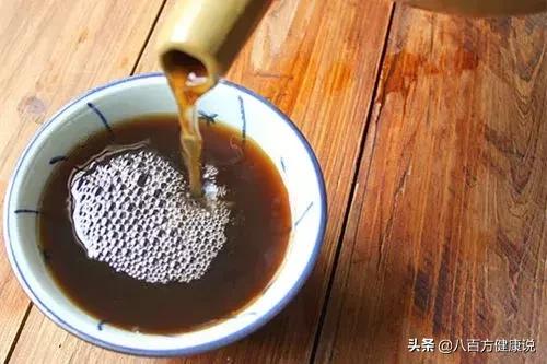 炎炎夏日，喝凉茶下火虽好，但喝不对可能就喝出个肾衰竭