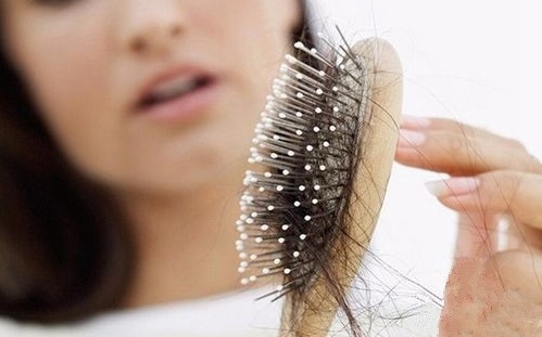 脂溢性脱发按摩头皮有用吗,脱发秃顶按摩哪个特效穴生发快