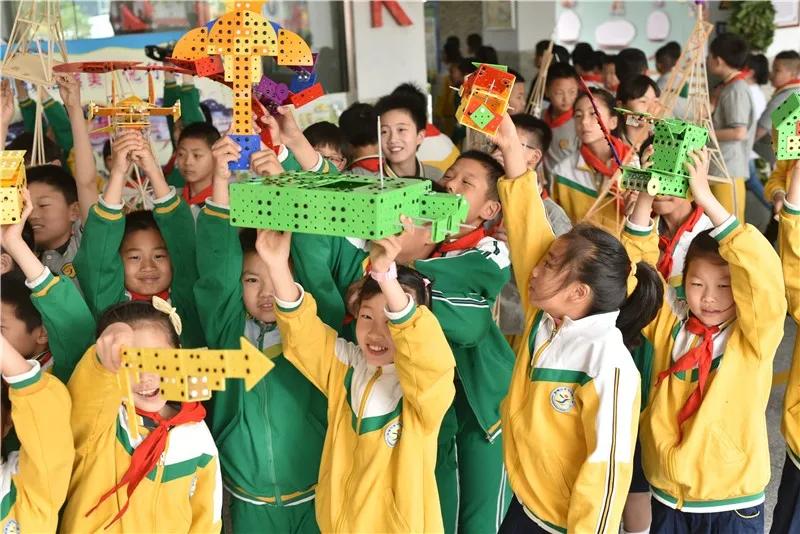 这个学校真美300字,阳泉市全国文明校园