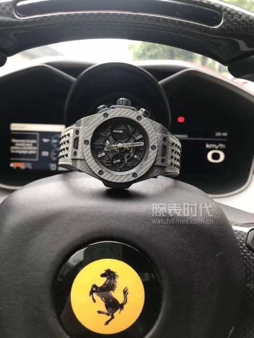 网友晒自己微信好友数量,网友晒1300手表