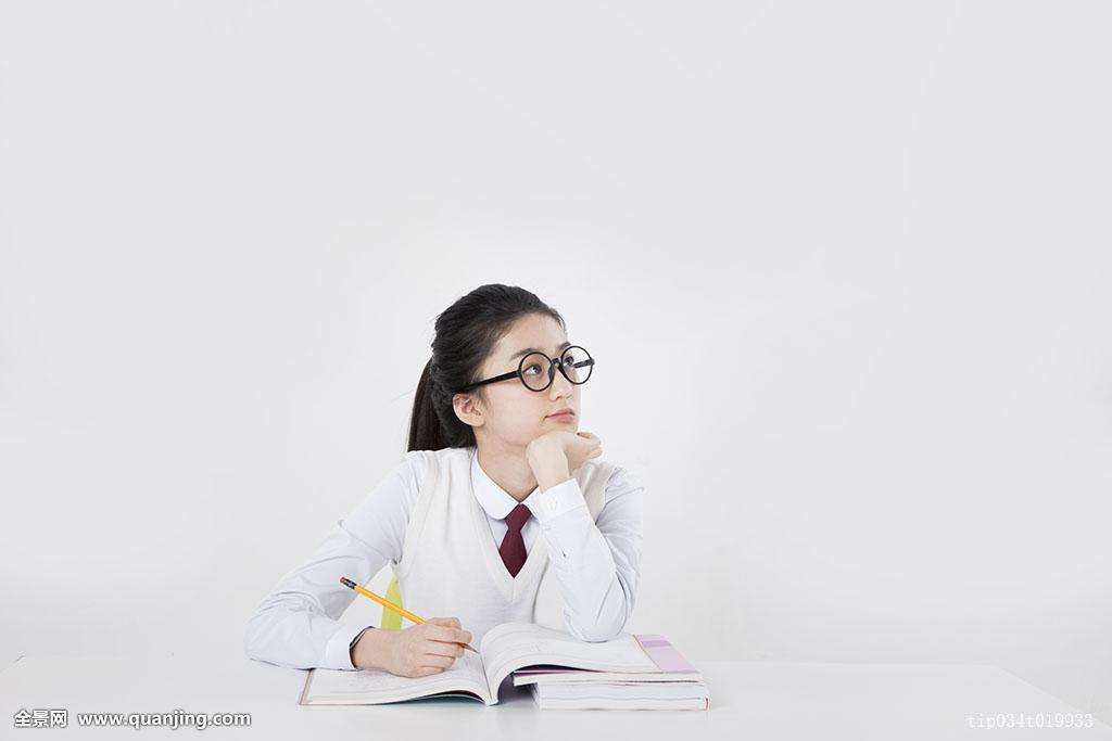 修“三观”,做“美人”____高三*旗国**下的讲话