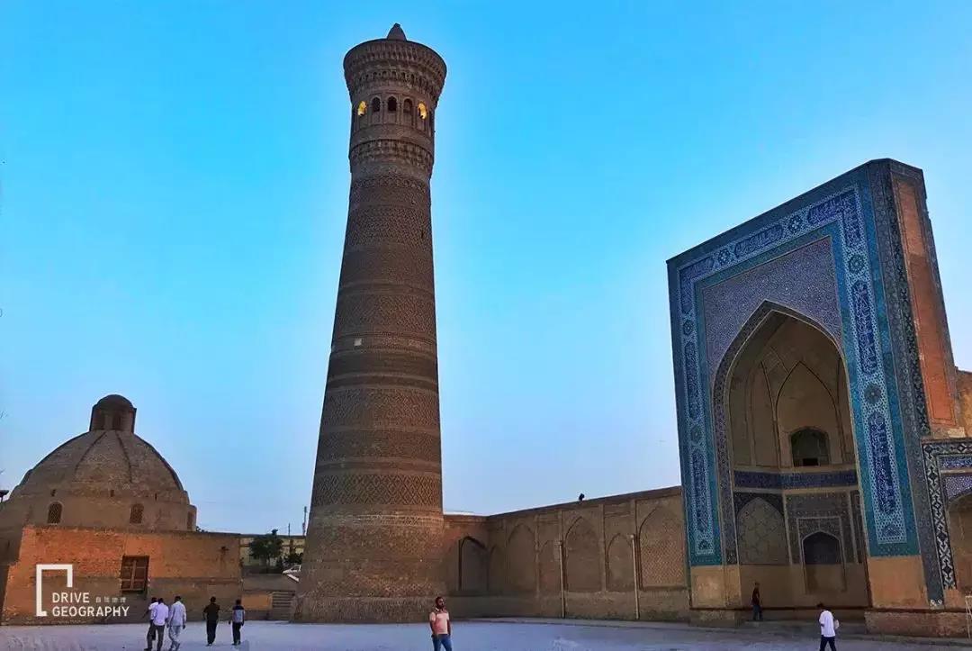 中国牌照车在国外自驾游,开中国牌照车去外国