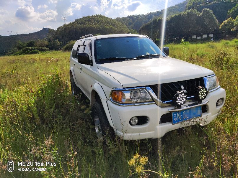 帕杰罗速跑3.0纯进口手动四驱越野,男人都有越野梦