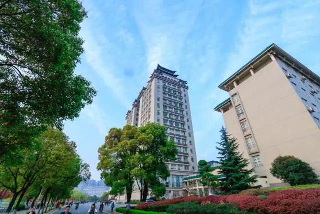 中南民族大学预科班是提前批报吗,中南民族大学全日制专业招生简章