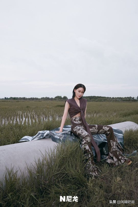 张馨予妩媚英气古装照曝光,张馨予短发英姿飒爽照片