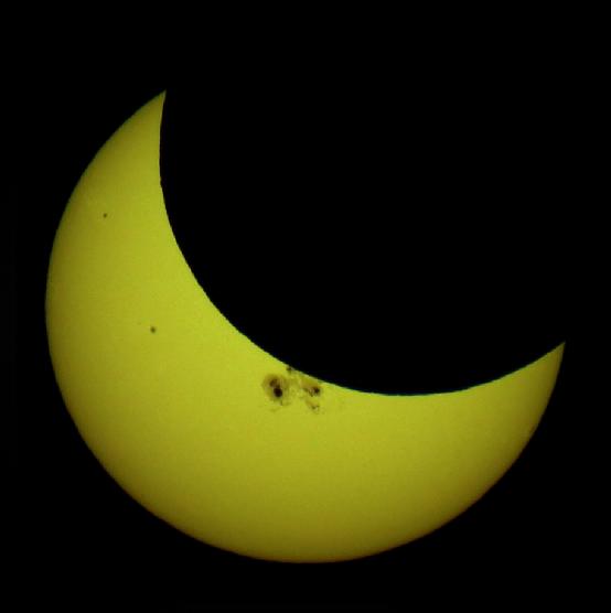 为什么出现日食,日食和月食是天狗吃的吗