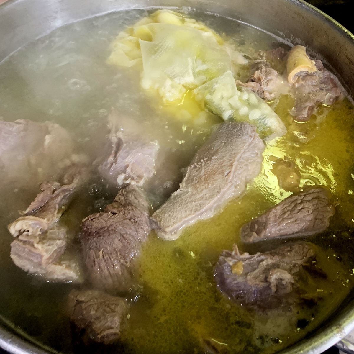 牛肉汤8元一碗拿什么赚钱,牛肉汤一碗能赚多少钱