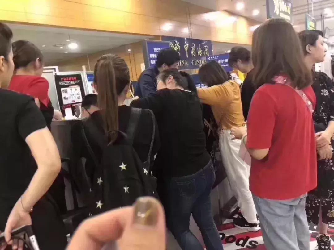 出国帮别人带东西风险,回国带礼物都要缴税吗