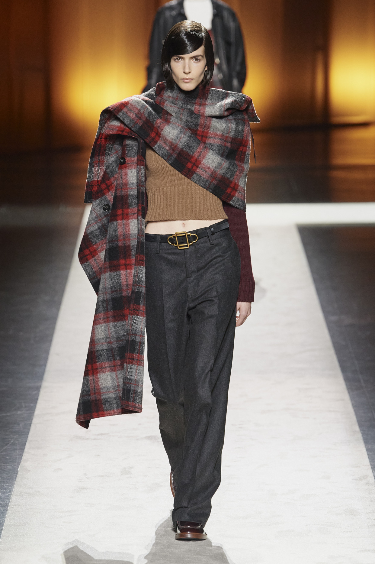 刘诗诗同款皮衣tods,刘诗诗tods绿色风衣外套