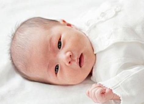 女婴刚出生5天来了例假,生完宝宝第一次来大姨妈症状