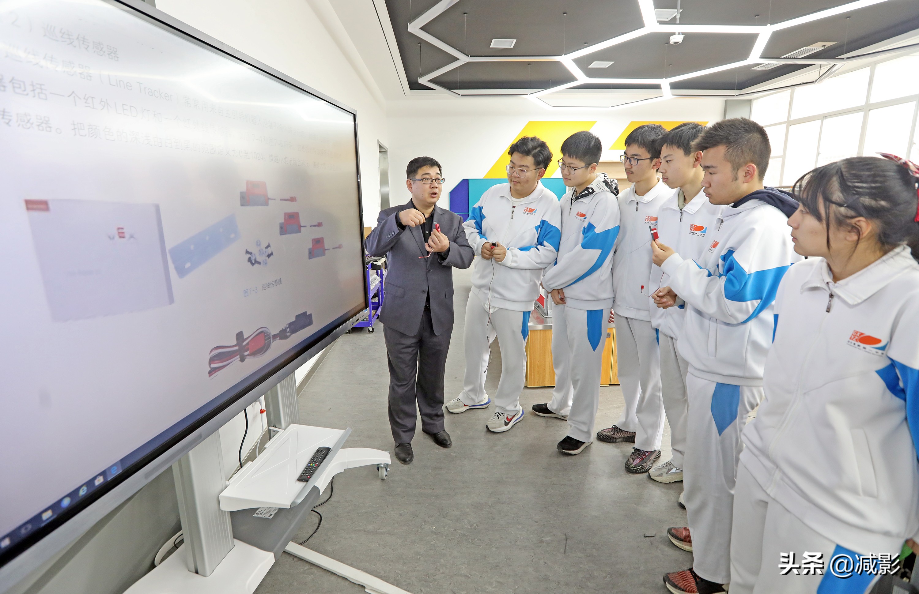 高中生机器人大赛,11岁男孩获得编程世界冠军