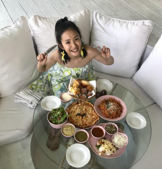 39岁安妮海瑟薇素颜,安妮海瑟薇脸上的皱纹