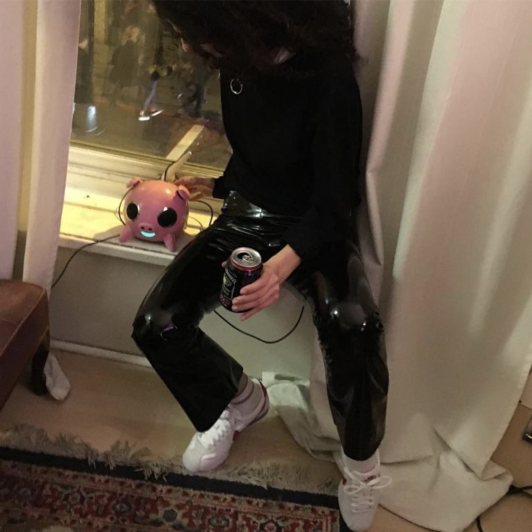 侃爷跟耐克合作鞋款,侃爷nike老爹鞋