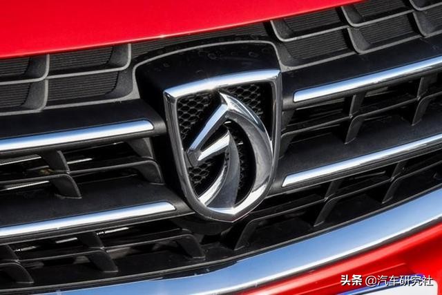 汽车标志像马的是什么牌子,汽车车标用什么做的