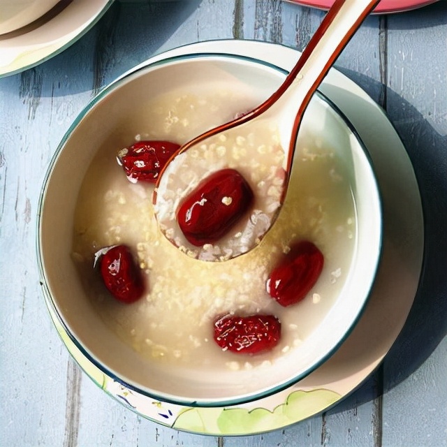 老年人贫血吃什么补血最快,老年人贫血能喝补血口服液吗