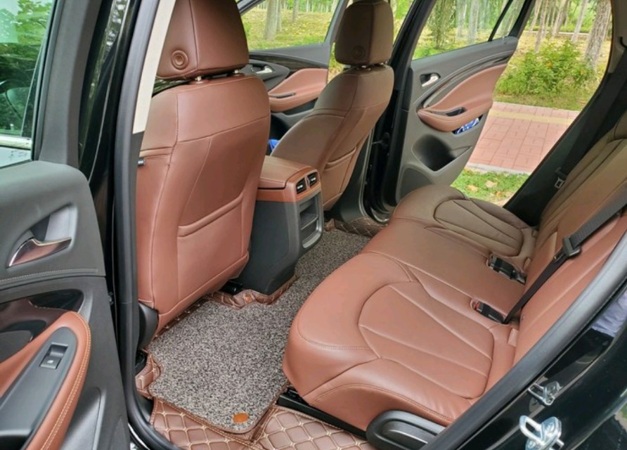 小伙喜提昂科威1.5t,43岁大叔喜提本田艾力绅