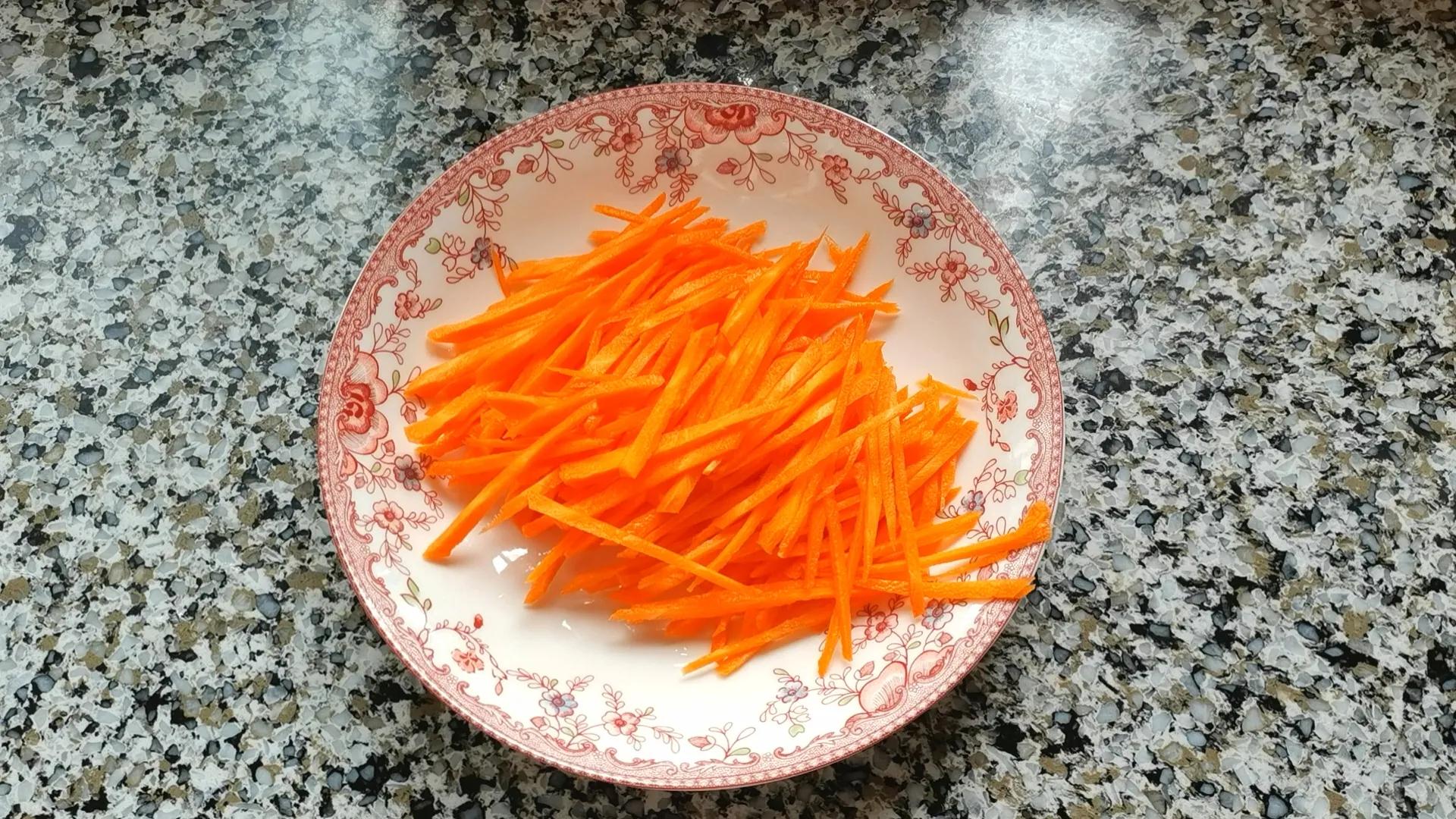 茭白鸡蛋青椒可以一起炒吗,茭白怎么吃好吃又简单