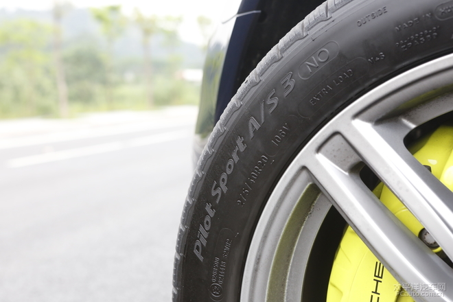 保时捷panamera混动深度测试 (全新保时捷panamera4s 2.9t试驾感受)