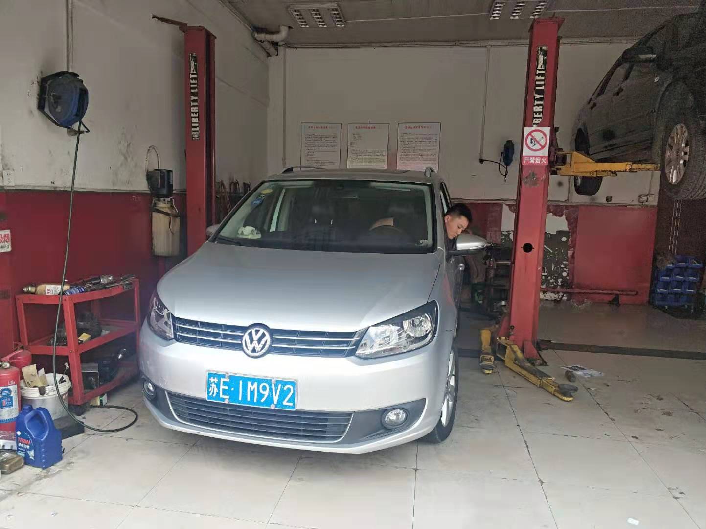 一失手买个大众赔了1万多。。。。伤透了心