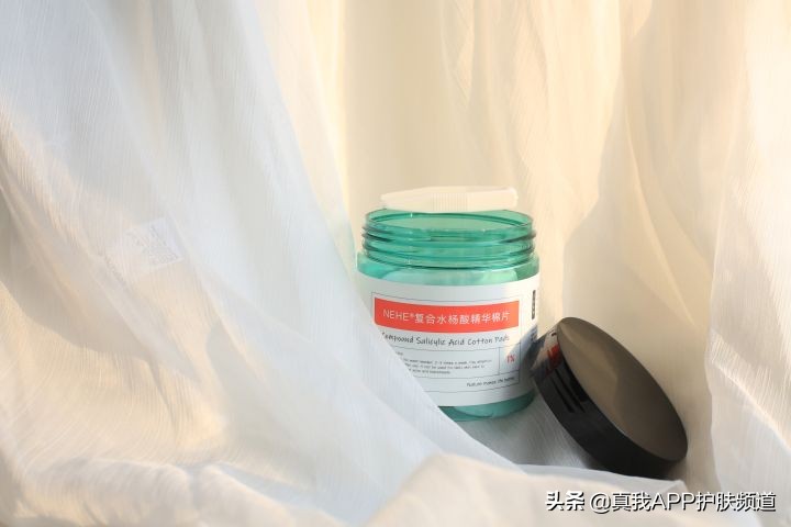 一张脸被泪沟毁了,一张痘脸如何从头开始修复