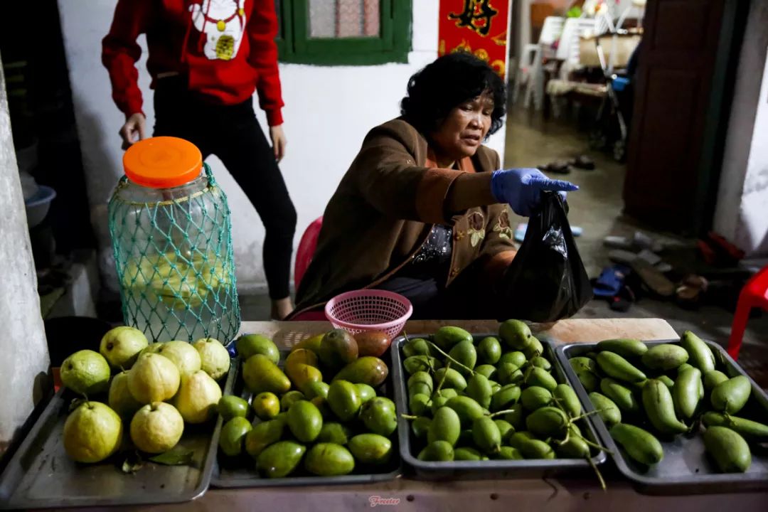 我们跟着本地人吃完这十家店，做了一份最靠谱的三亚美食线路