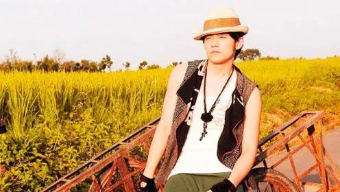 吴京汶川地震真实照片,汶川地震吴京的故事