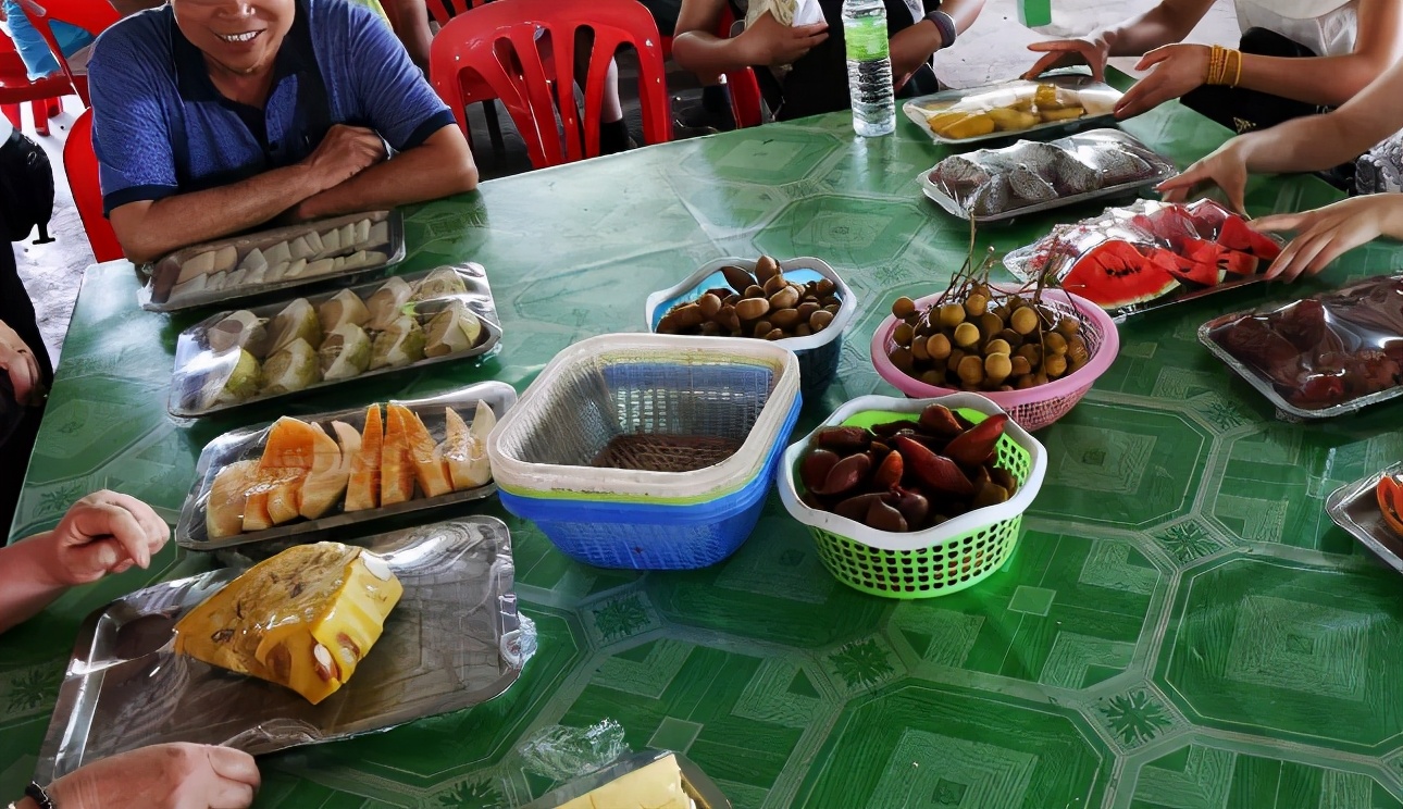 低价旅游旅行社靠什么赚钱,低价旅游团的利润