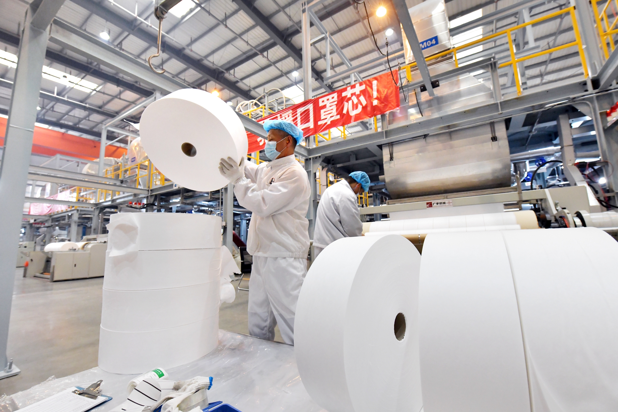 宝妈们发现部分尿不湿涨价了，化妆品卫生巾也要涨？先别急着囤！