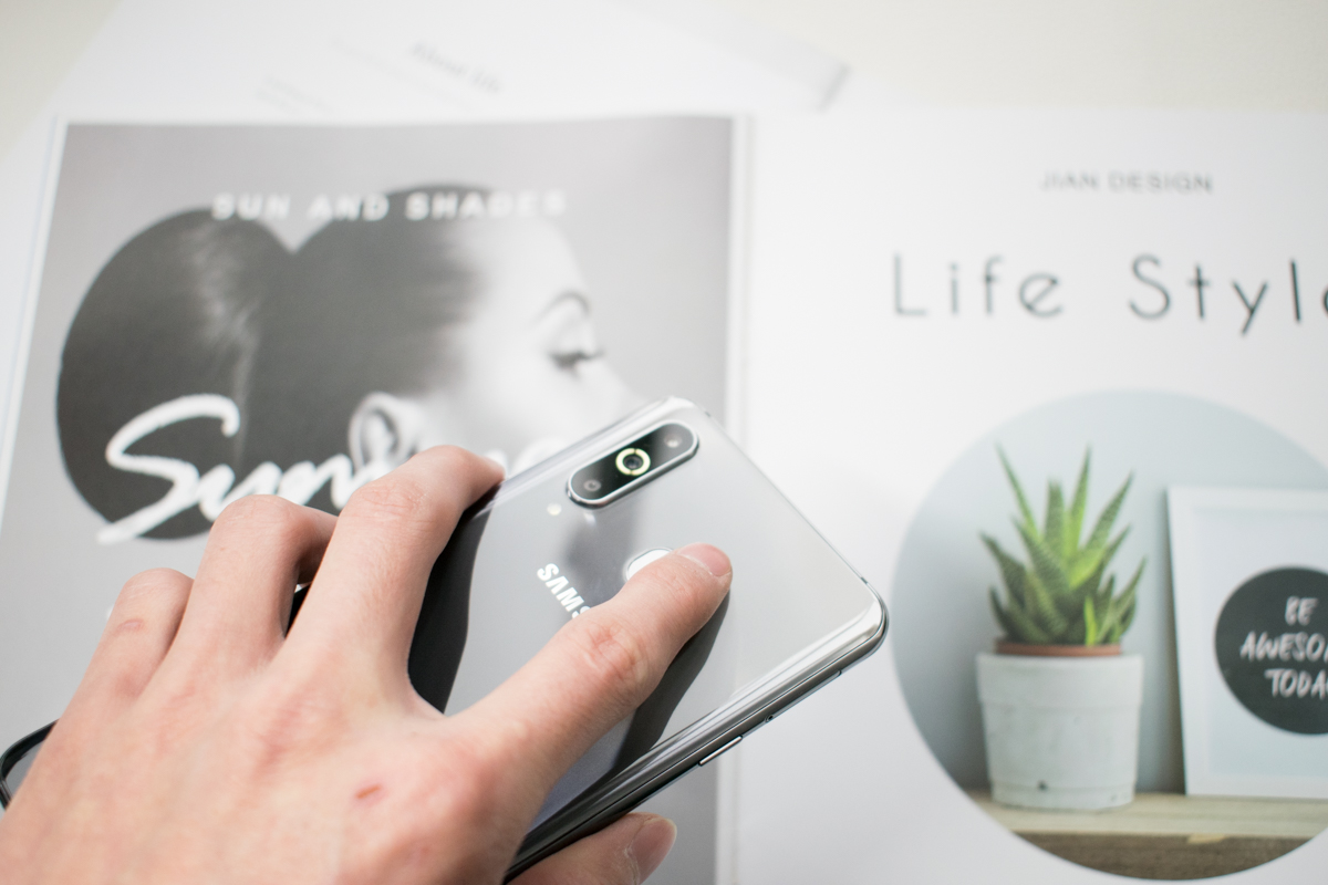 三星挖孔屏新专利曝光,三星挖孔屏测评