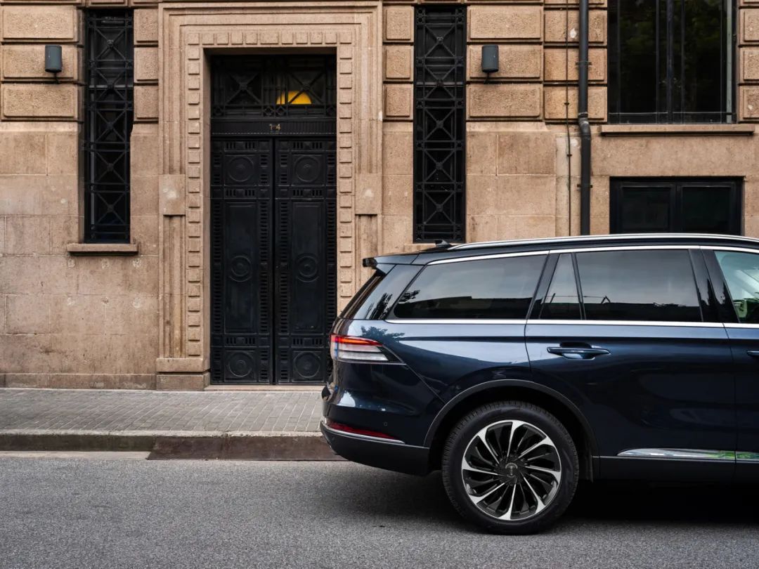 豪华车型再次升级,林肯新一代飞行家彰显霸气威武