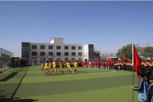 央企捐赠足球场，12强赛虽败，未来足球属于中国