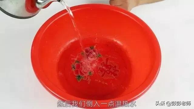 脚后跟干裂怎么快速消除小窍门,脚后跟干裂一招教你去除