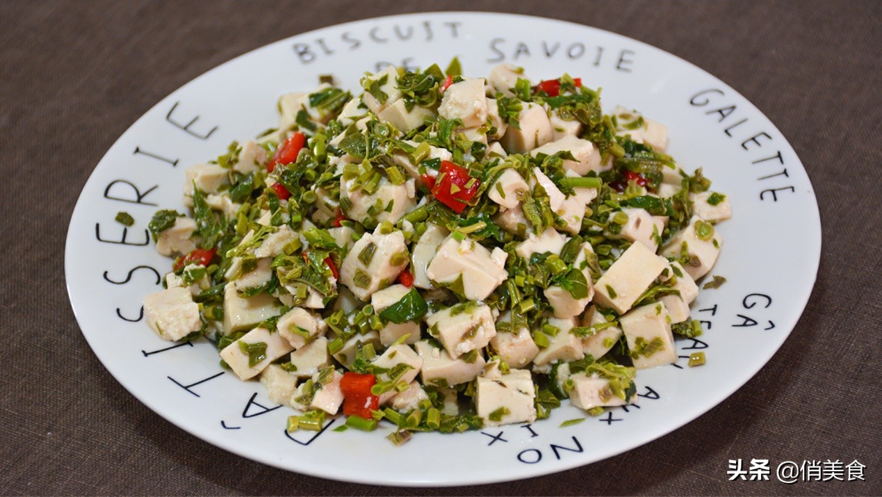 年夜饭凉菜上桌先推荐6道凉拌菜,年夜饭菜谱大全简单易学凉拌菜