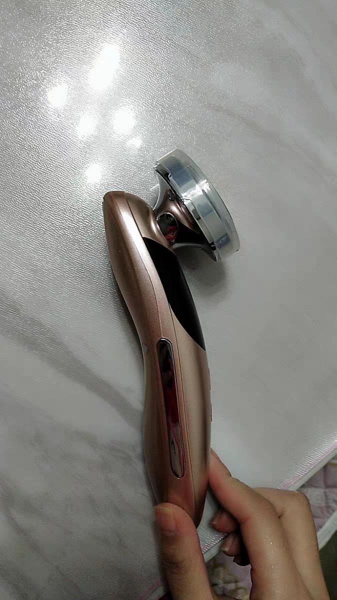 泫雅宣传品牌内衣，身材有致性感迷人，皮肤光滑透亮惹人爱