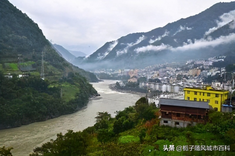 怒江大峡谷高铁站,怒江一级客运站