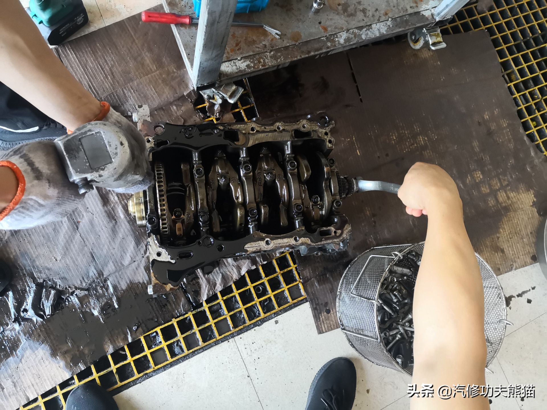 百年大众汽车品牌毁于烧机油?烧机油并非绝症,看看这台进口夏朗