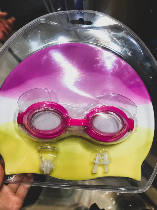 儿童游泳要泳帽吗,宝宝游泳用戴泳帽吗