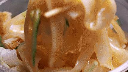 免洗凉皮爽滑劲道的关键在于用料,凉皮怎样做的又软又劲道